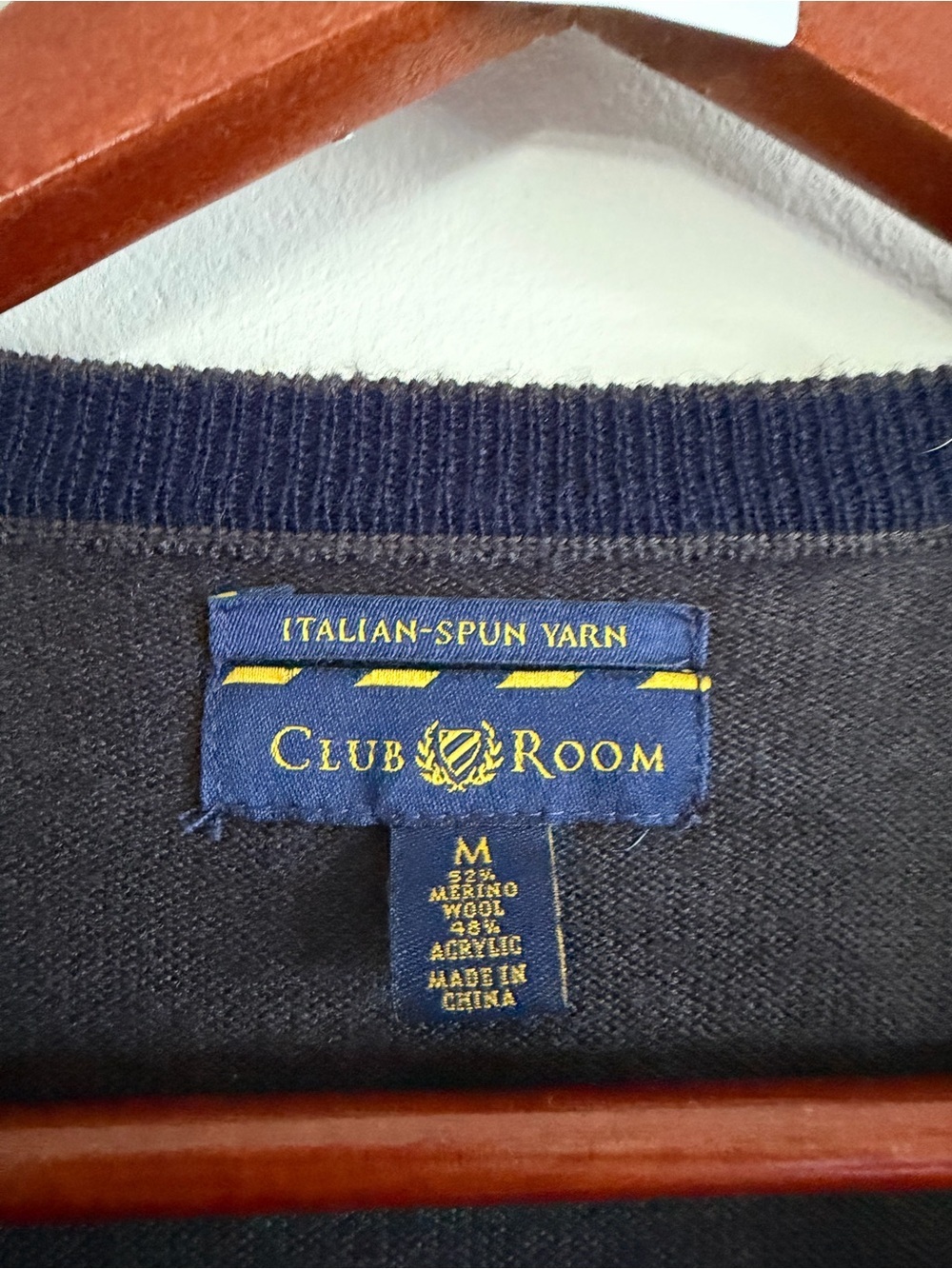 Club Room Merino Wool V-Neck Sweater – Dark Charcoal Classic Preppy Knit - Picture 3 of 6